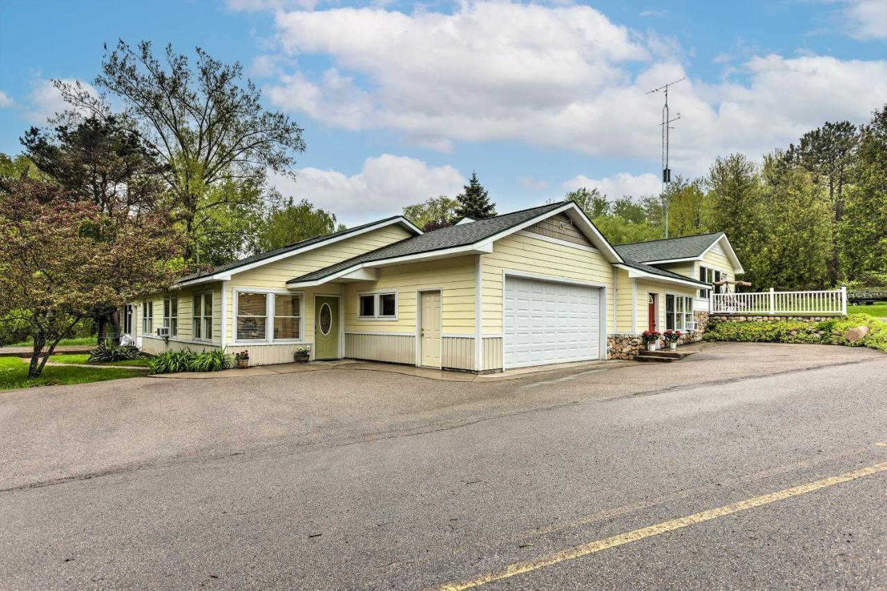 Charming Retreat Near Downtown Frankfort And Beaches Extérieur photo