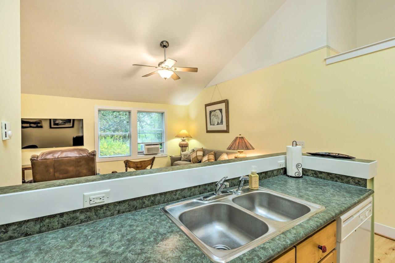 Charming Retreat Near Downtown Frankfort And Beaches Extérieur photo