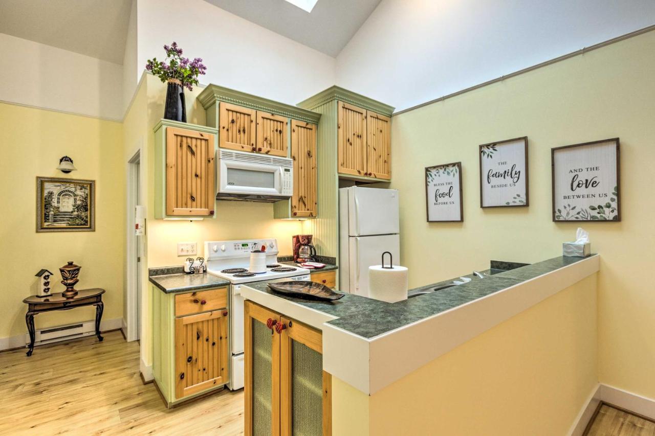 Charming Retreat Near Downtown Frankfort And Beaches Extérieur photo